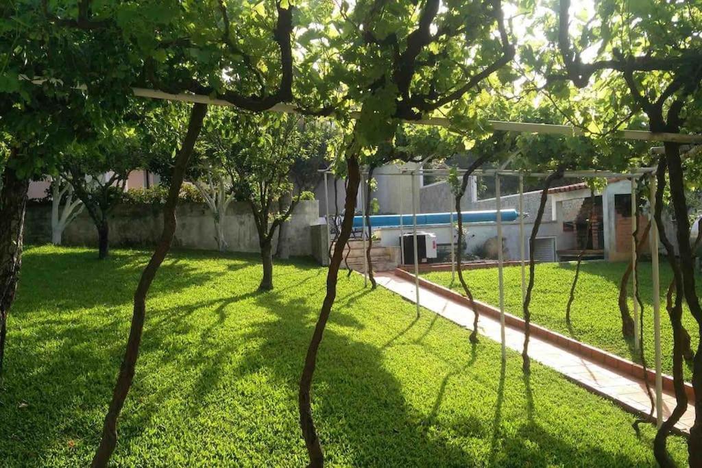 Citrus Tree House, Private Pool And Garden. Villa Angeja Bagian luar foto